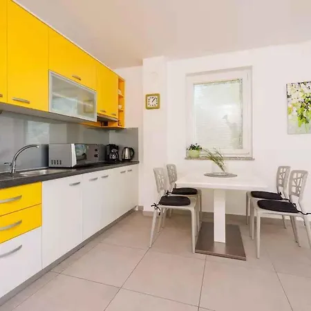 In 14043 Apartamento