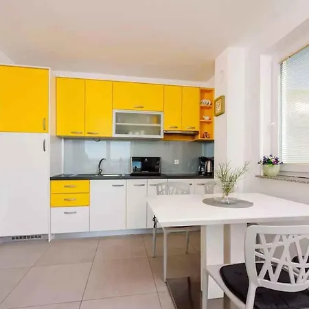 In 14043 Apartamento
