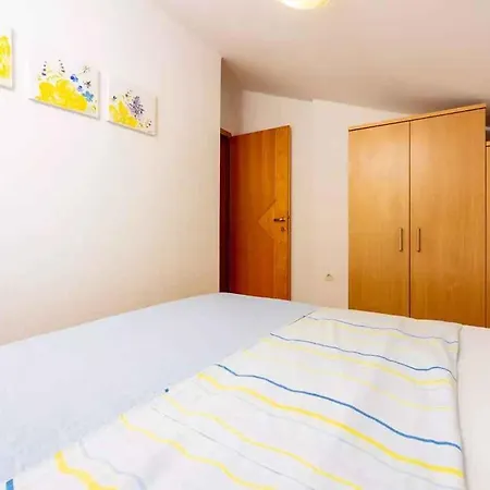 Apartamento In 14043 Crikvenica
