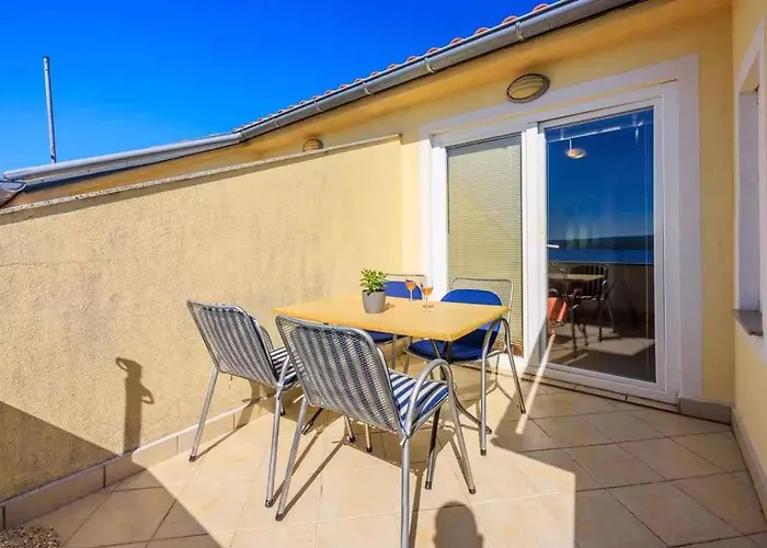 Apartament In 14043